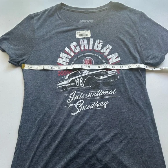 NASCAR Michigan International Speedway Women’s Blue Graphic Tee Size L NWT - Picture 4 of 8